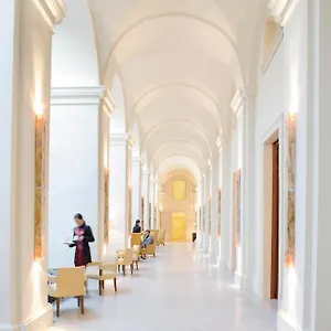 Mandarin Oriental, Otel