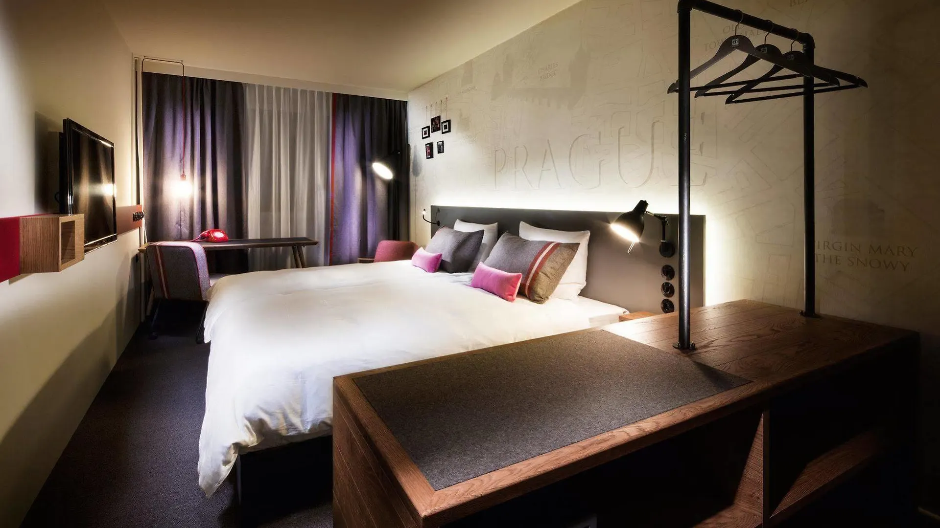 **** Otel Pentahotel Prag Çek Cumhuriyeti